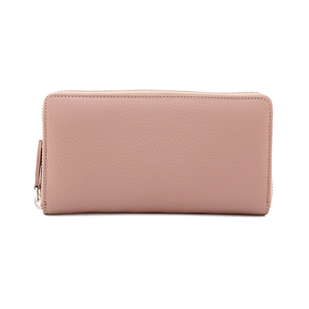 Choose among different styles and colors and find Best Women’s Italian Leather Wallets